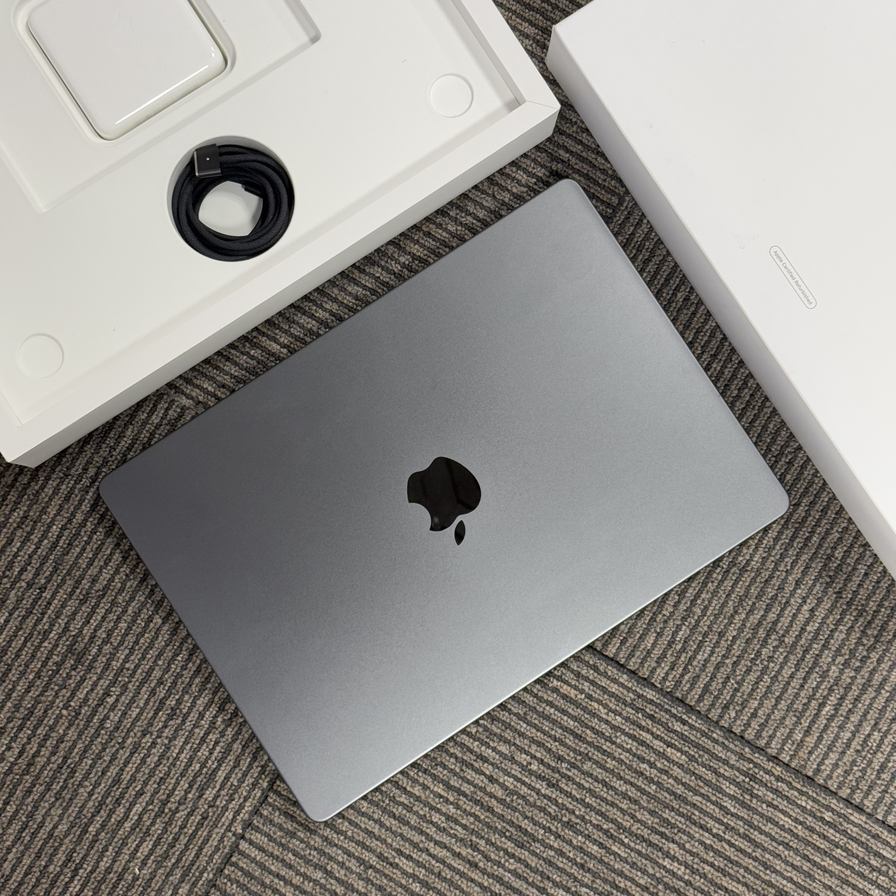 MacBook Pro 14-inch 2023 M3 Pro RAM 36GB/SSD 2TB MacBook Pro 14-inch 2023 M3 Pro RAM 36GB/SSD 2TB