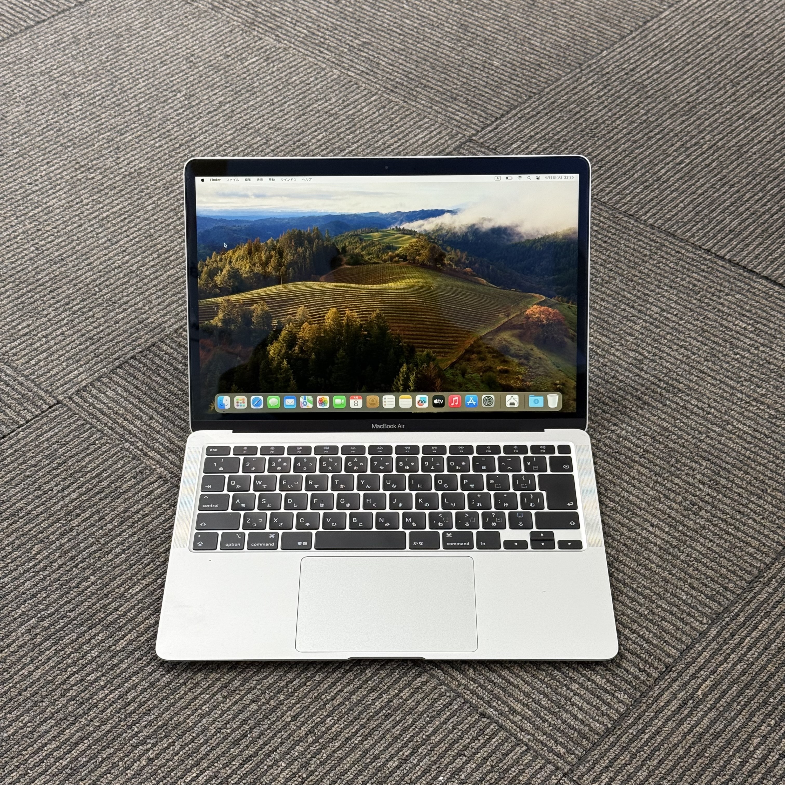 Macbook Air 13-inch Silver 2020 Core i3/RAM 8GB/SSD 256GB Macbook Air 13-inch Silver 2020 Core i3/RAM 8GB/SSD 256GB