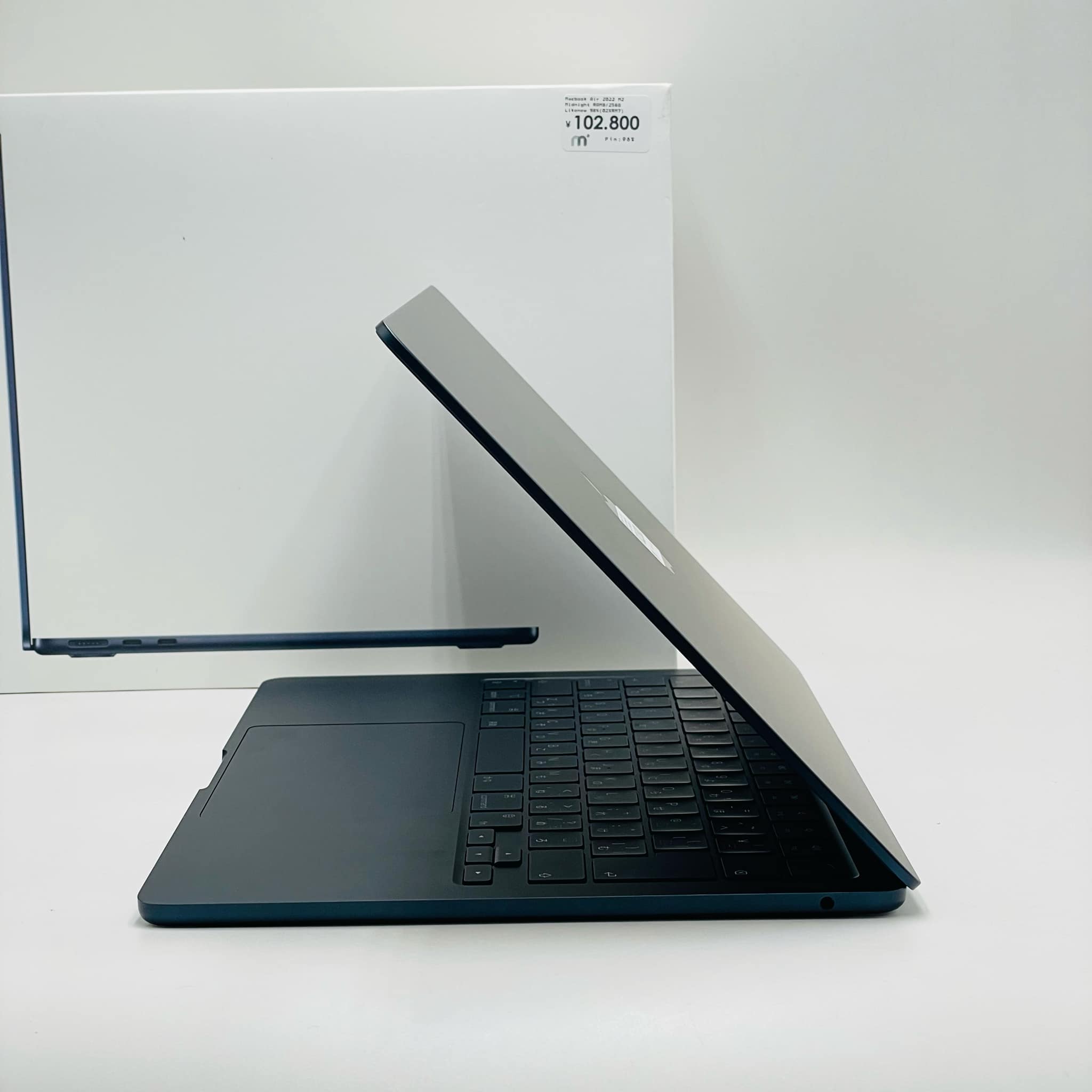 MacBook Air 13.6-inch Mid 2022 M2 RAM 8GB/SSD 256GB MacBook Air 13.6-inch Mid 2022 M2 RAM 8GB/SSD 256GB