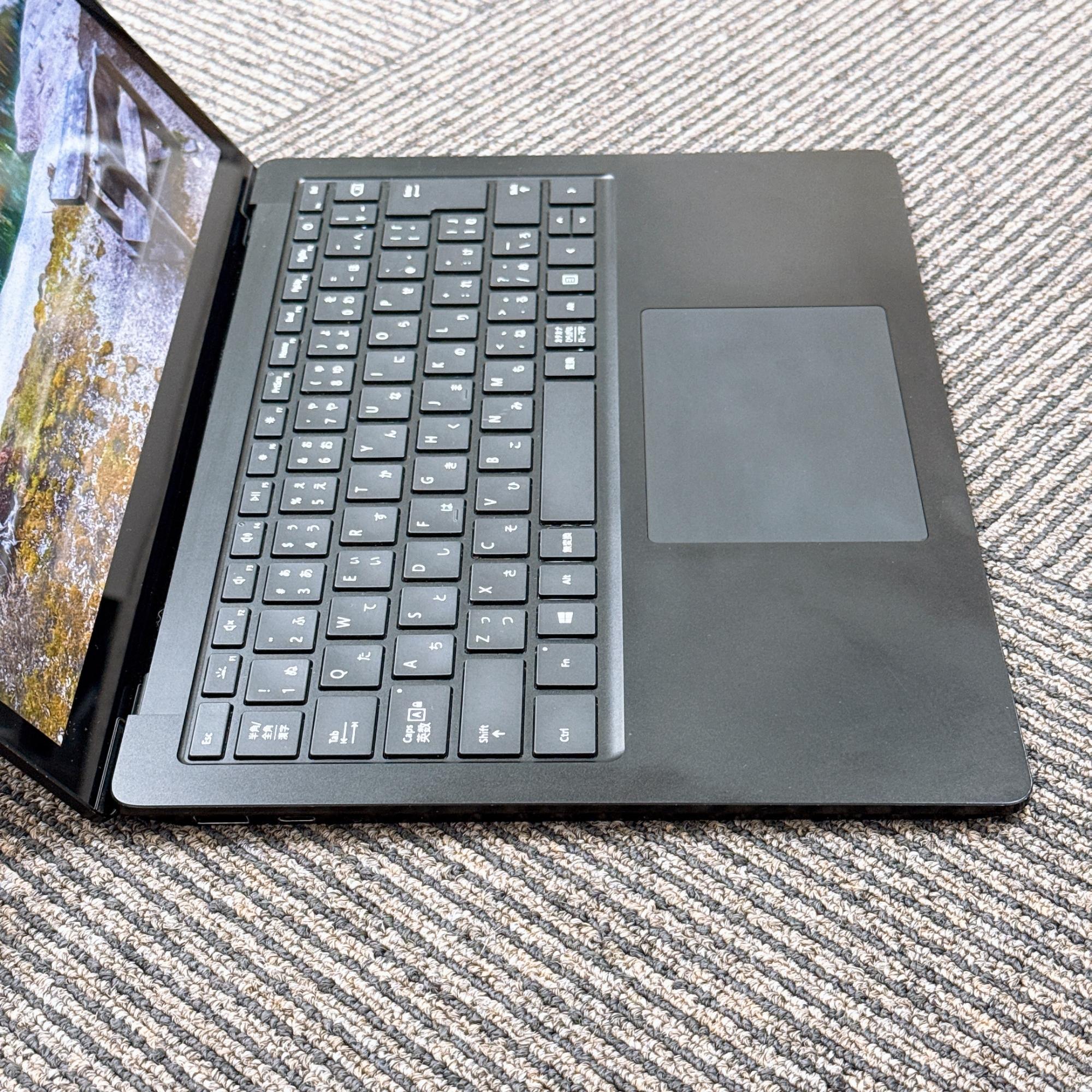 Surface Laptop 3 Intel Core i5/ RAM 16GB/ SSD 256GB Surface Laptop 3 Intel Core i5/ RAM 16GB/ SSD 256GB