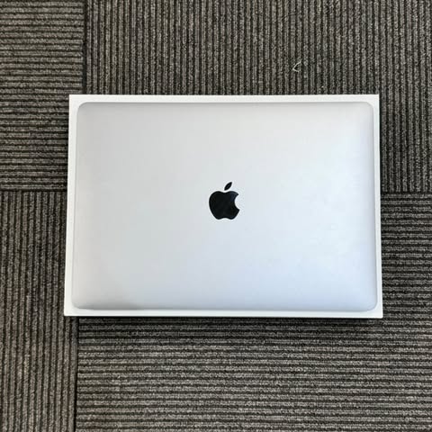 MacBook Air 2020 Silver Apple M1/RAM 8GB/SSD 256GB MacBook Air 2020 Silver Apple M1/RAM 8GB/SSD 256GB