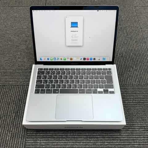 MacBook Air 2020 Silver Apple M1/RAM 8GB/SSD 256GB MacBook Air 2020 Silver Apple M1/RAM 8GB/SSD 256GB