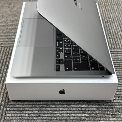 MacBook Air 2020 Silver Apple M1/RAM 8GB/SSD 256GB MacBook Air 2020 Silver Apple M1/RAM 8GB/SSD 256GB
