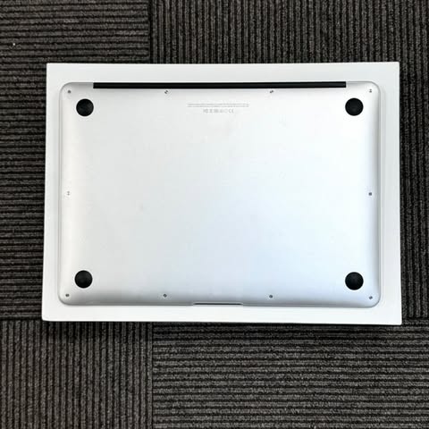 MacBook Air 2015 Silver Intel Core i5/RAM 8GB/SSD 256GB MacBook Air 2015 Silver Intel Core i5/RAM 8GB/SSD 256GB