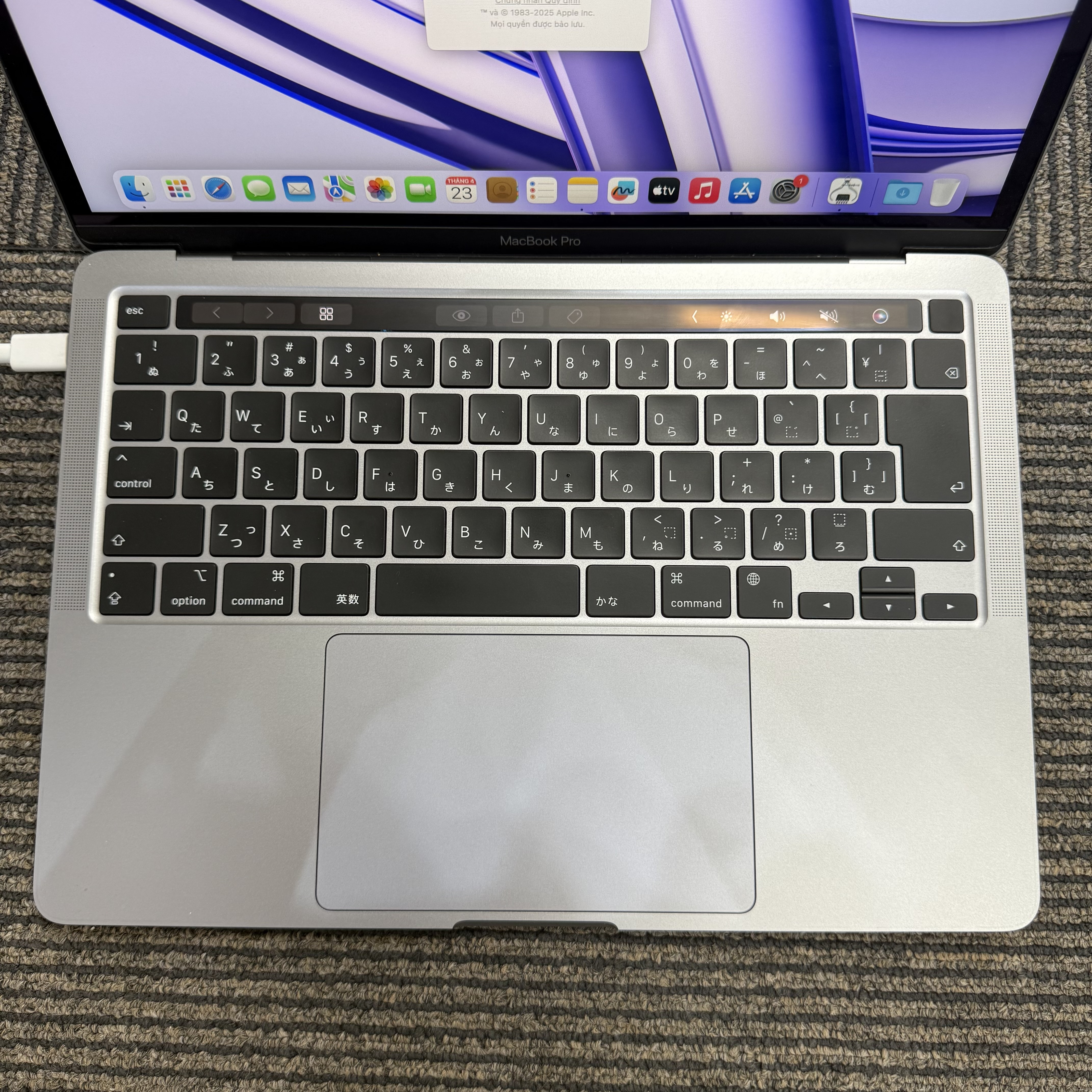 Macbook Pro 13-inch Silver 2020 Apple M1/RAM 8GB/SSD 256GB