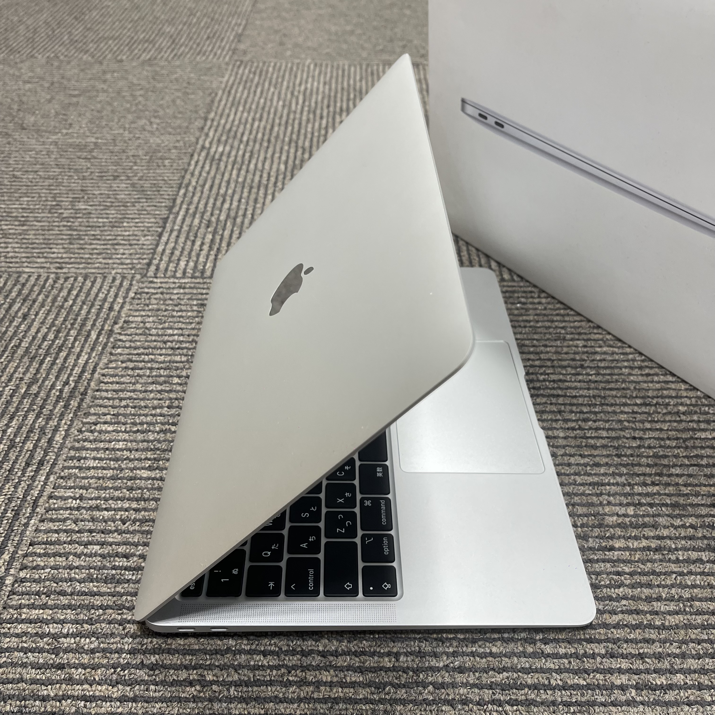 Macbook Air 2020 13 inch Silver Core Intel i5 / Ram 16GB / 256GB SSD