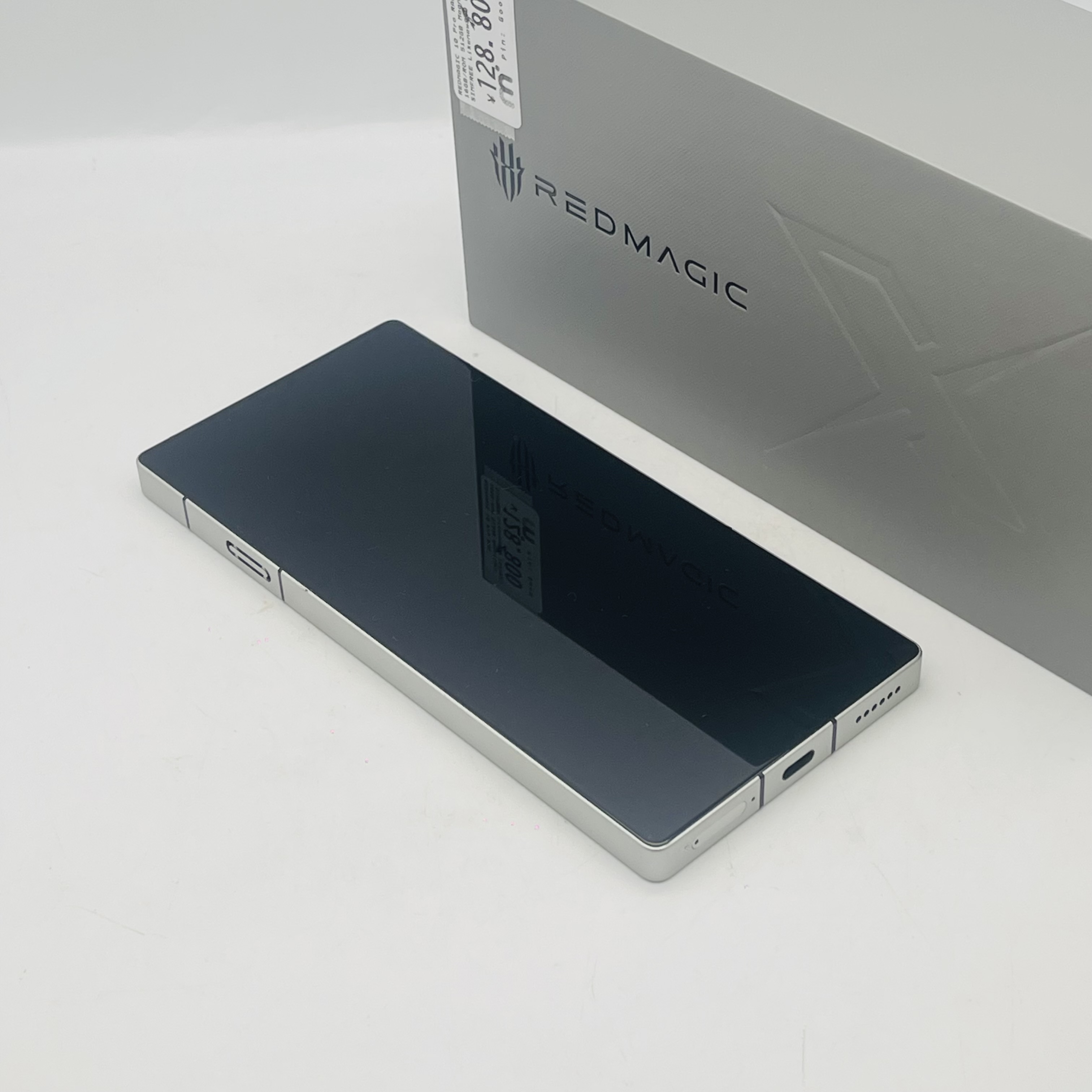 REDMAGIC 10 PRO RAM 16GB / ROM 512GB Moonlight SIM FREE REDMAGIC 10 PRO RAM 16GB / ROM 512GB Moonlight SIM FREE