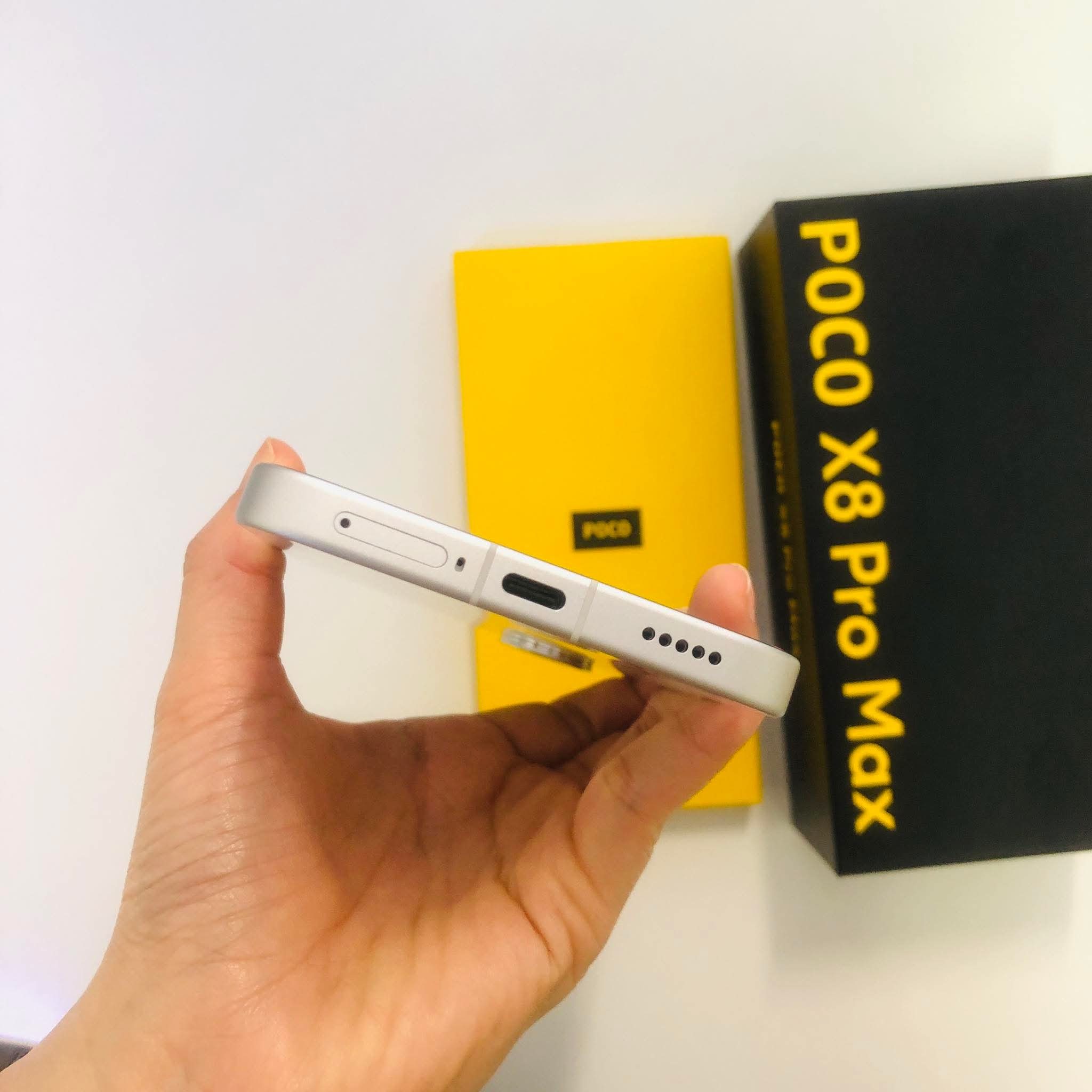 POCO X8 Pro Max RAM 12GB/ROM 512GB White SIM FREE POCO X8 Pro Max RAM 12GB/ROM 512GB White SIM FREE