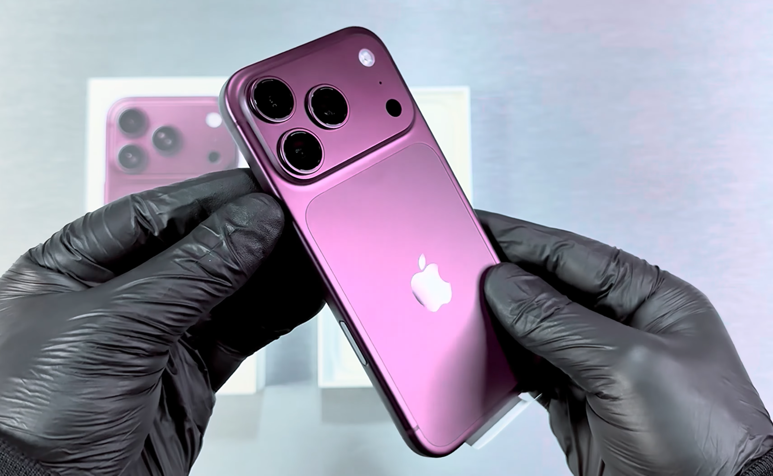 Lộ video mở hộp iPhone 18 Pro Max trước ngày ra mắt, dự kiến sẽ có màu Dark Cherry Lộ video mở hộp iPhone 18 Pro Max trước ngày ra mắt, dự kiến sẽ có màu Dark Cherry